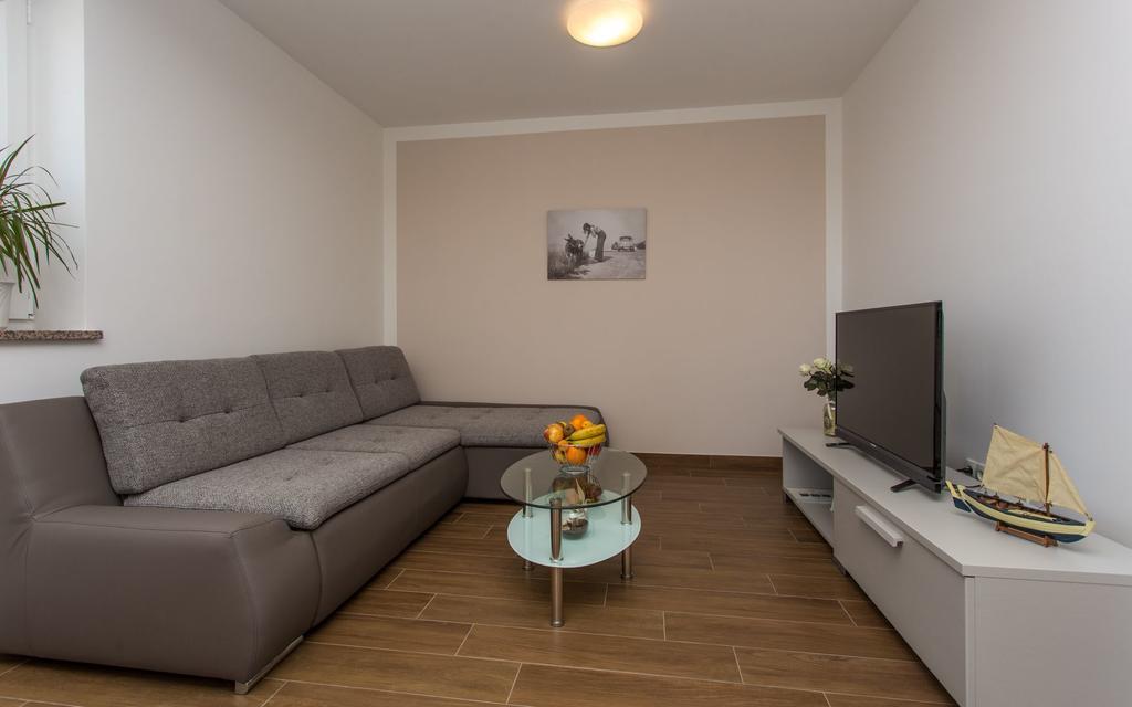 Apartment Franka Климно Экстерьер фото