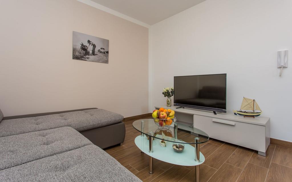 Apartment Franka Климно Экстерьер фото